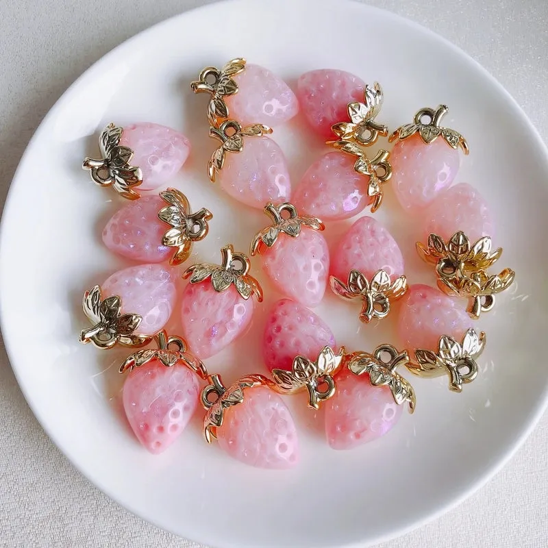 10 PCS/Package Plastic Resin Rhinestones Strawberry Pendant