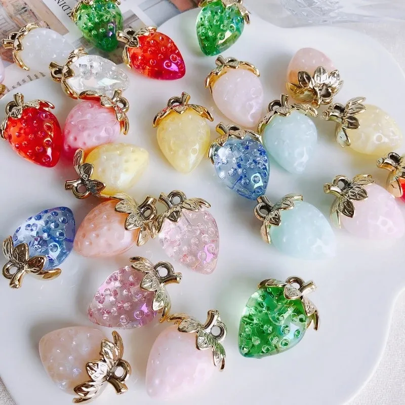 10 PCS/Package Plastic Resin Rhinestones Strawberry Pendant