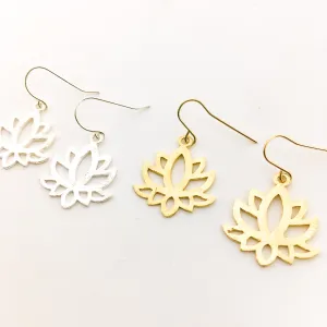 Faye Mini Lotus Earrings