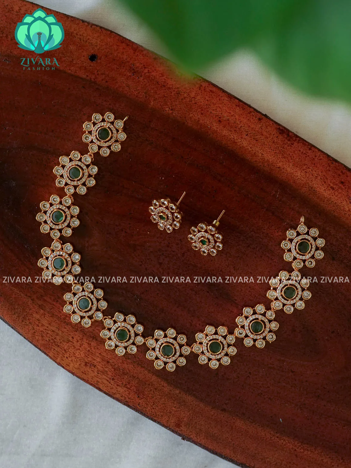 GREEN STONE CIRCLE FLOWER - stylish and minimal elegant neckwear with earrings- Zivara Fashion