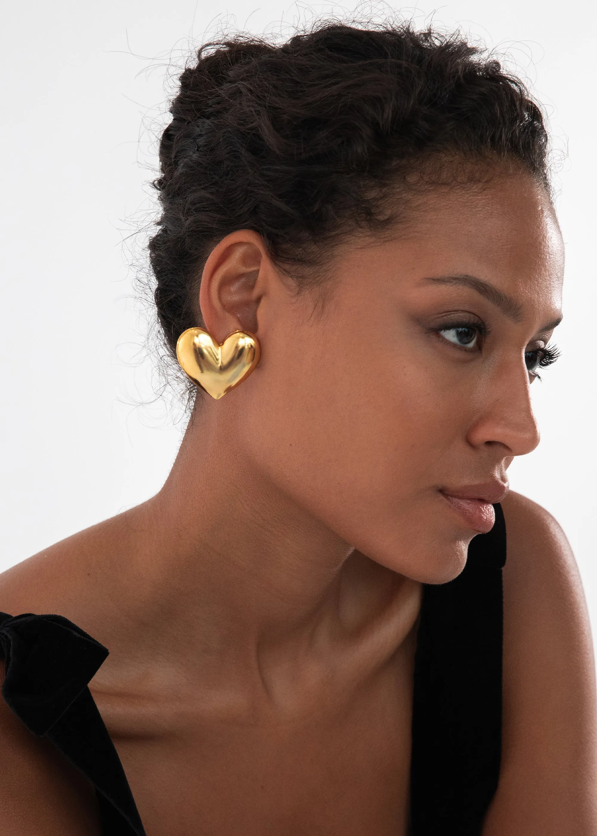 Hart Earrings -- Gold