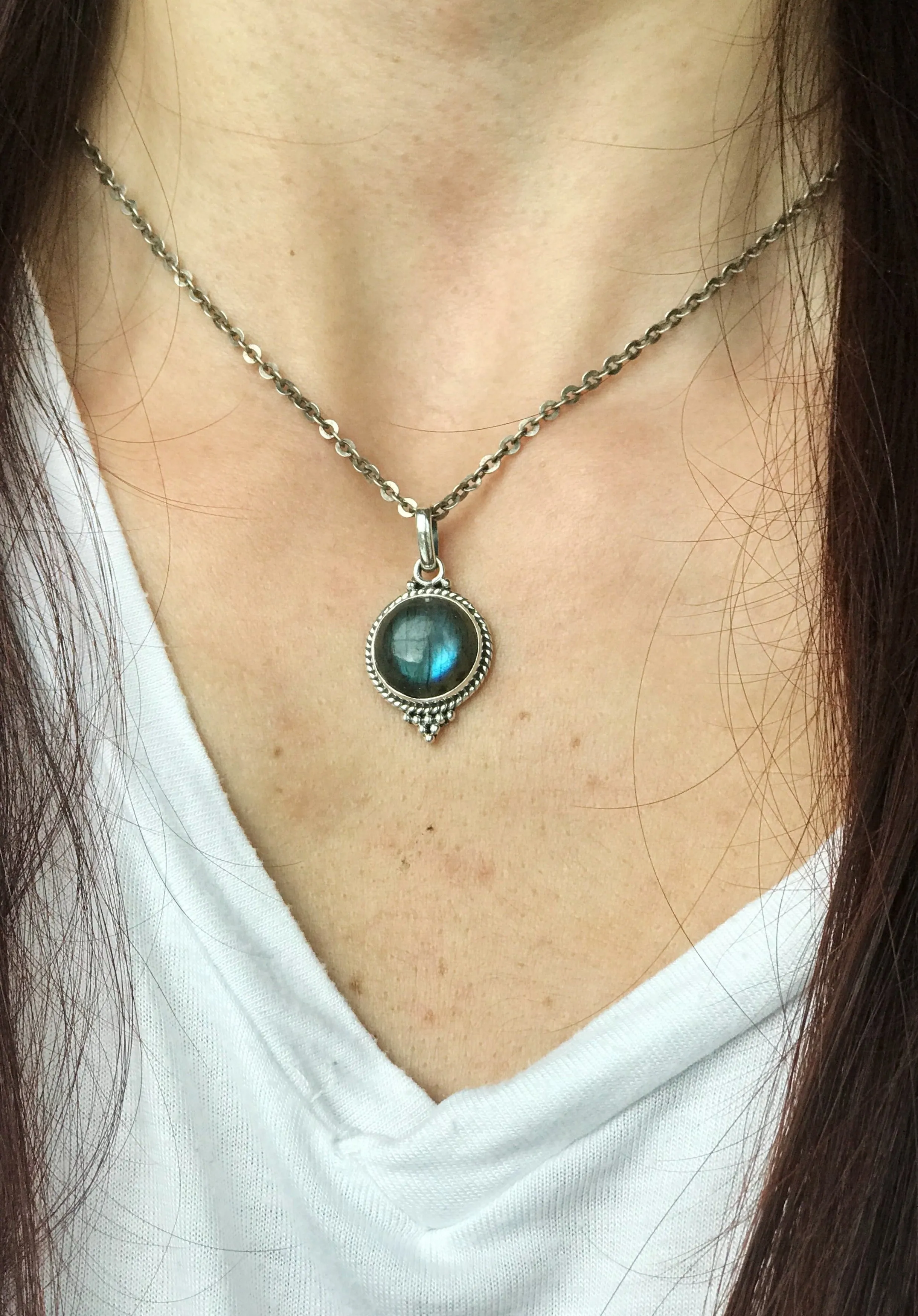 Labradorite Cassia Dot Pendant - XSmall Round