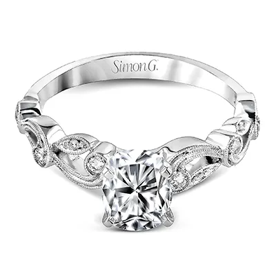 Oval-cut Trellis Engagement Ring & Matching Wedding Band in 18k Gold with Diamonds