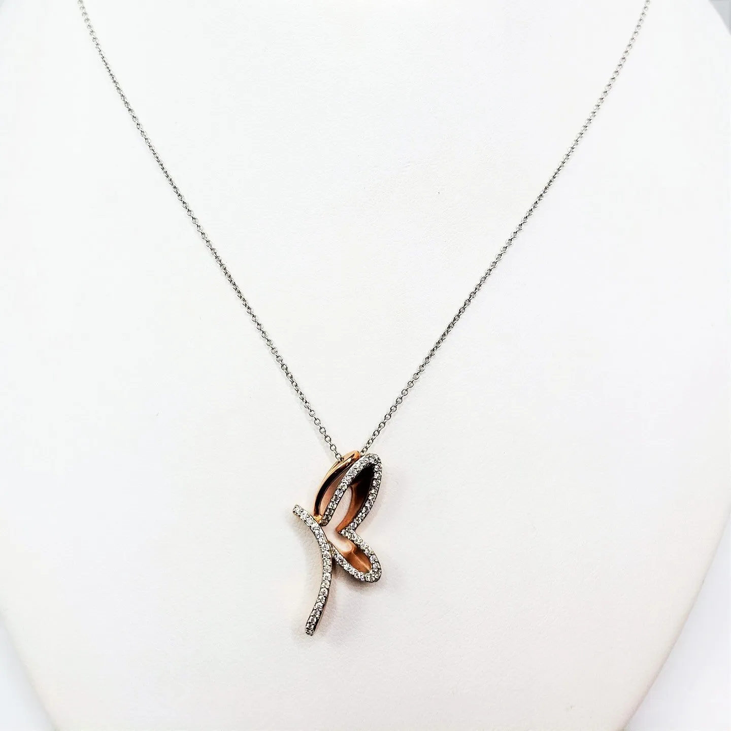 ROSE GOLD DIAMOND BUTTERFLY PENDANT