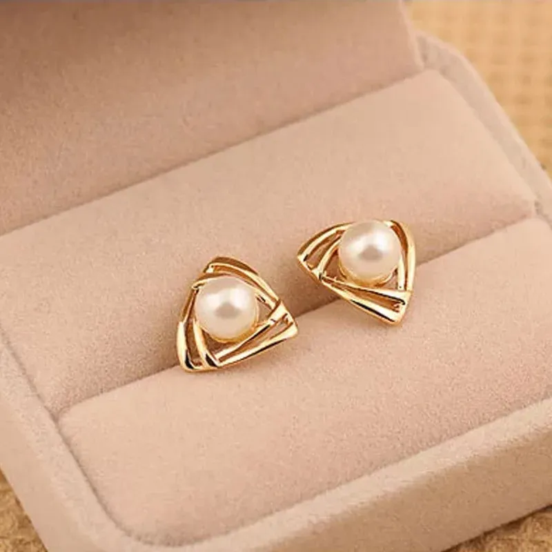 Selling Fashion Personality Earrings Smooth Imitation Pearl Earrings For Women Boucle D'oreille Femme 2017 Stud Earrings Brincos