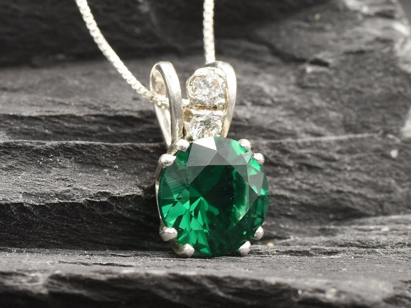 Silver Emerald Necklace - Round Emerald Pendant - Green Vintage Pendant