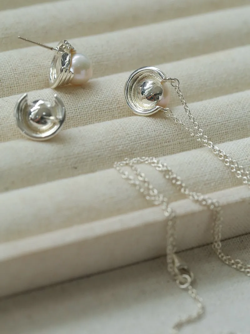 Simple Spiral Pearl Pendant Chain Necklace