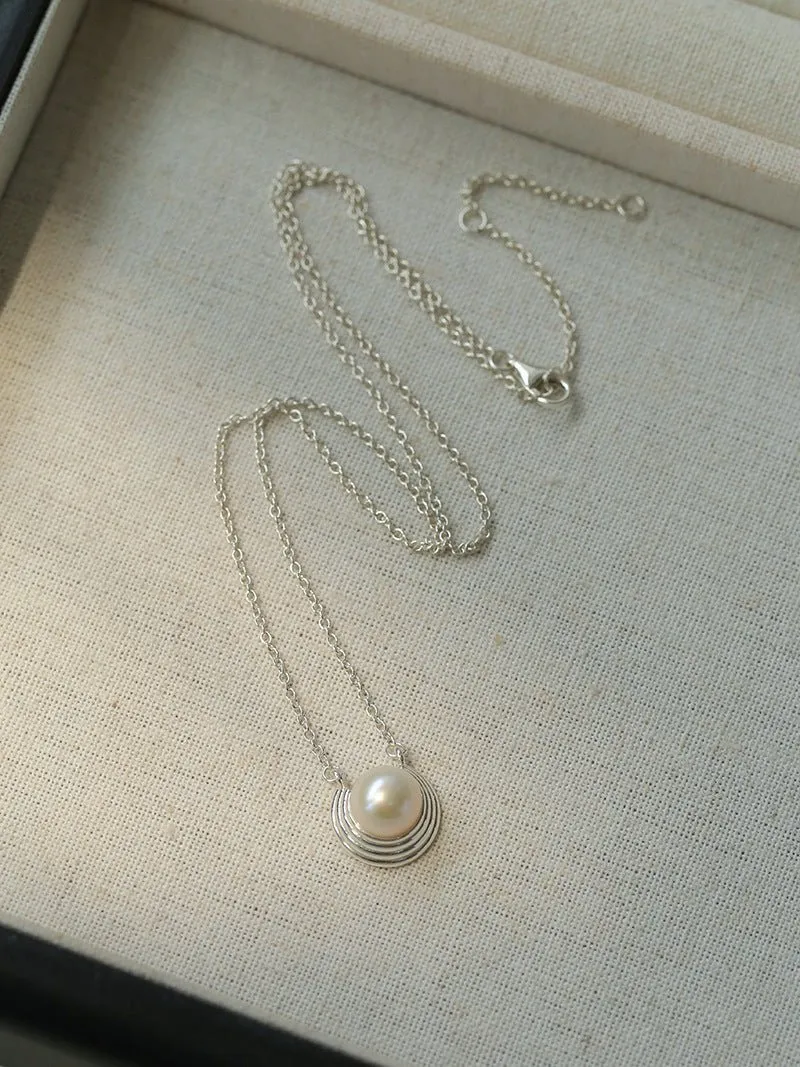 Simple Spiral Pearl Pendant Chain Necklace