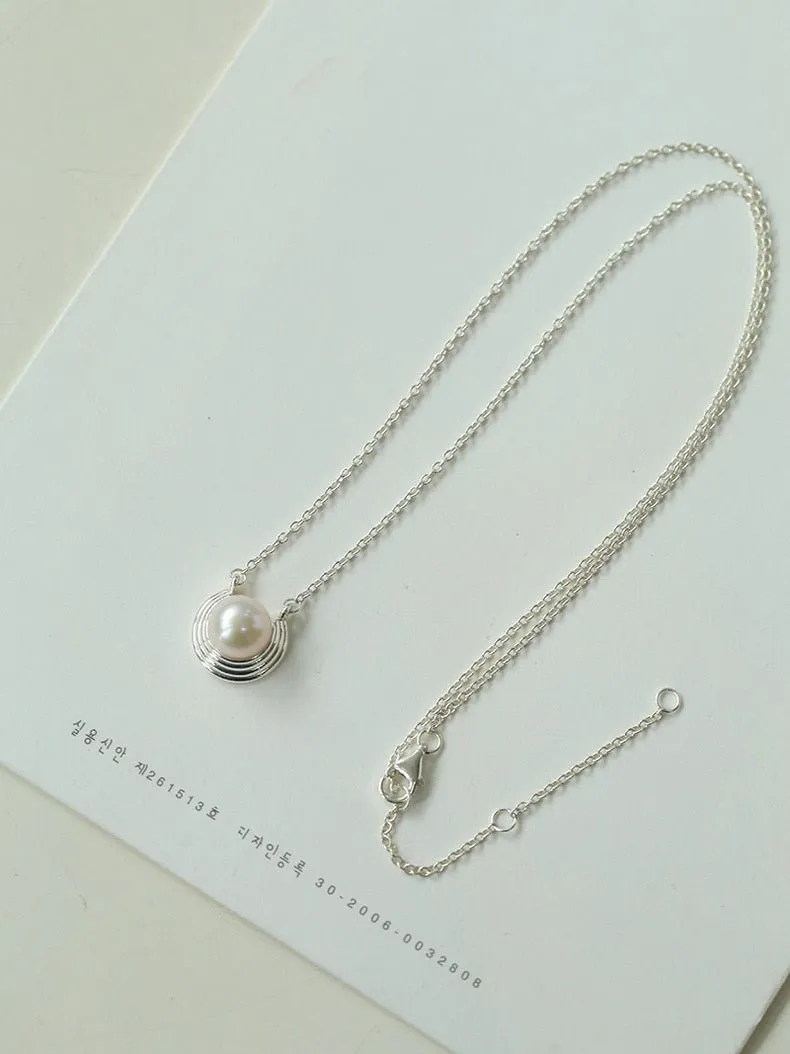 Simple Spiral Pearl Pendant Chain Necklace