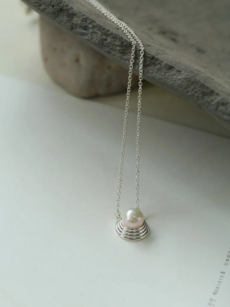 Simple Spiral Pearl Pendant Chain Necklace